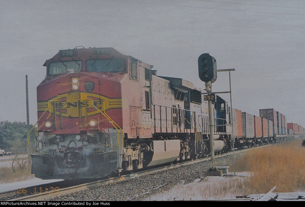 BNSF 795 West